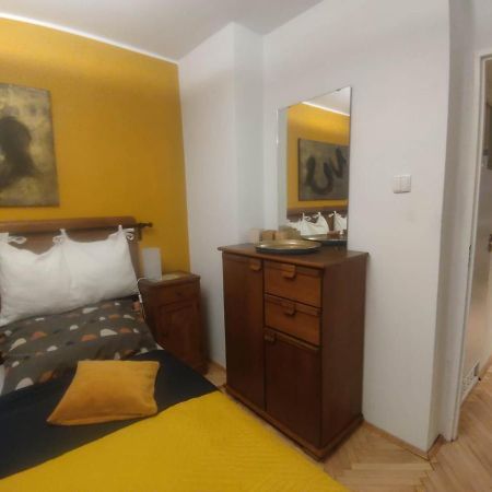U Cioci Lutki Urocze Mieszkanie Z Balkonem Krakau Exterior foto
