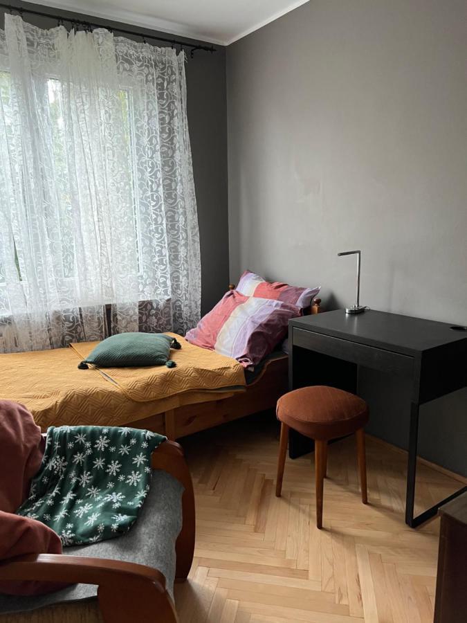 U Cioci Lutki Urocze Mieszkanie Z Balkonem Krakau Exterior foto