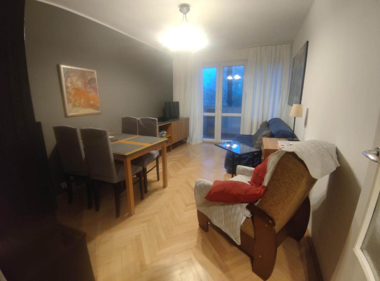 U Cioci Lutki Urocze Mieszkanie Z Balkonem Krakau Exterior foto