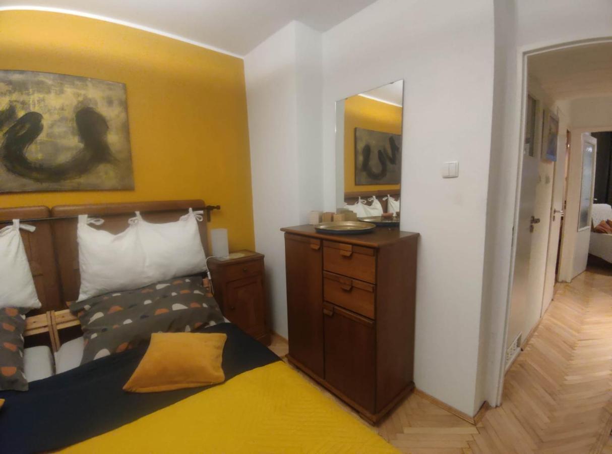 U Cioci Lutki Urocze Mieszkanie Z Balkonem Krakau Exterior foto