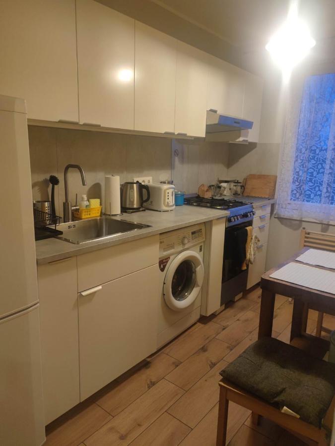 U Cioci Lutki Urocze Mieszkanie Z Balkonem Krakau Exterior foto
