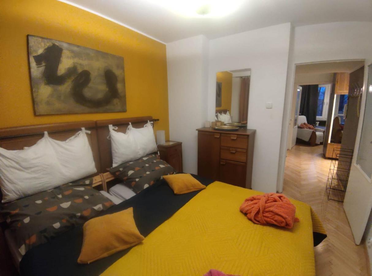 U Cioci Lutki Urocze Mieszkanie Z Balkonem Krakau Exterior foto